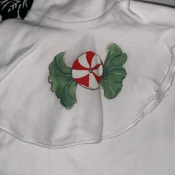 CHRISTMAS TOP GORGEOUS! 18-24M ✂️PRICED TO SELL✂️ - Picture 2 of 7